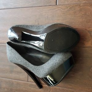New, Jessica Simpson, gray platform heels